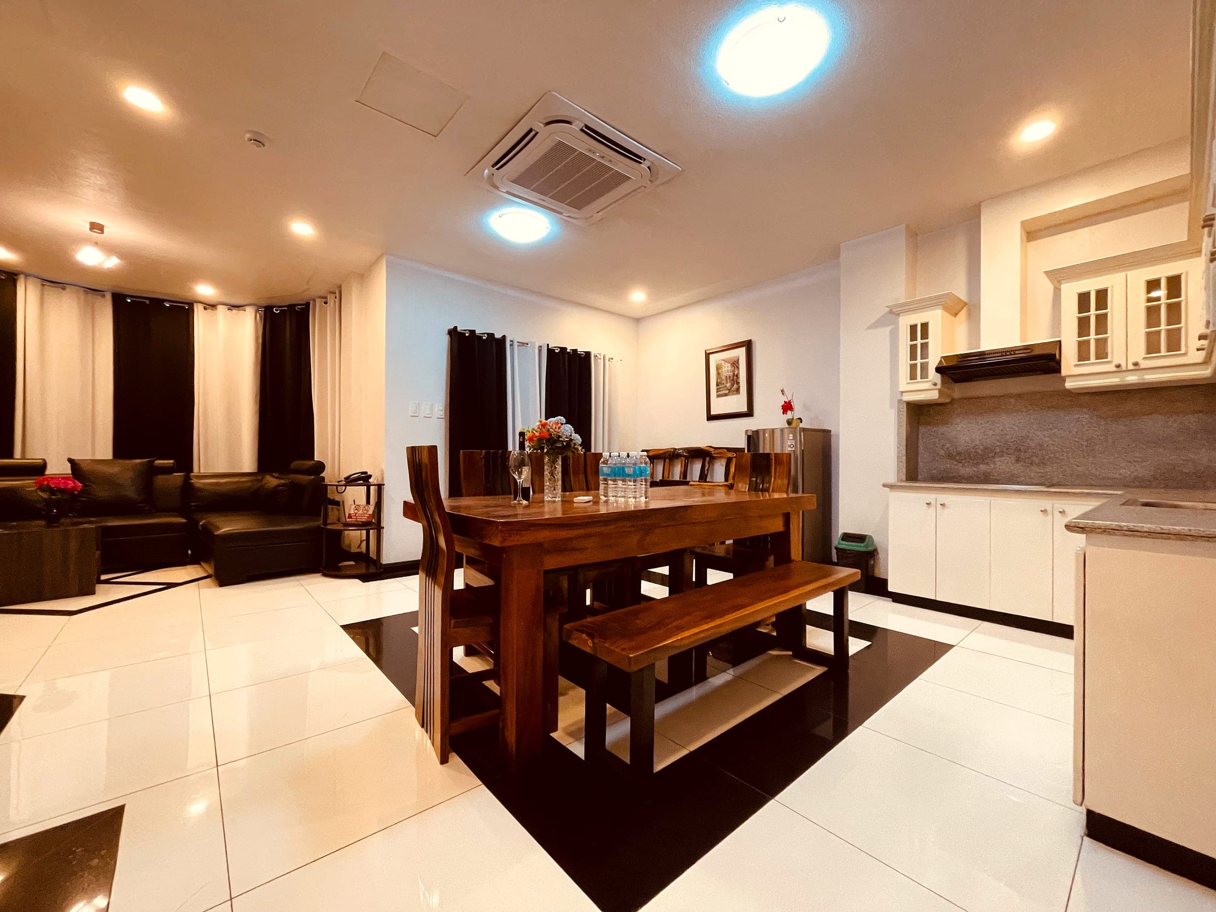 JV Family Room, photograph 7 of 14