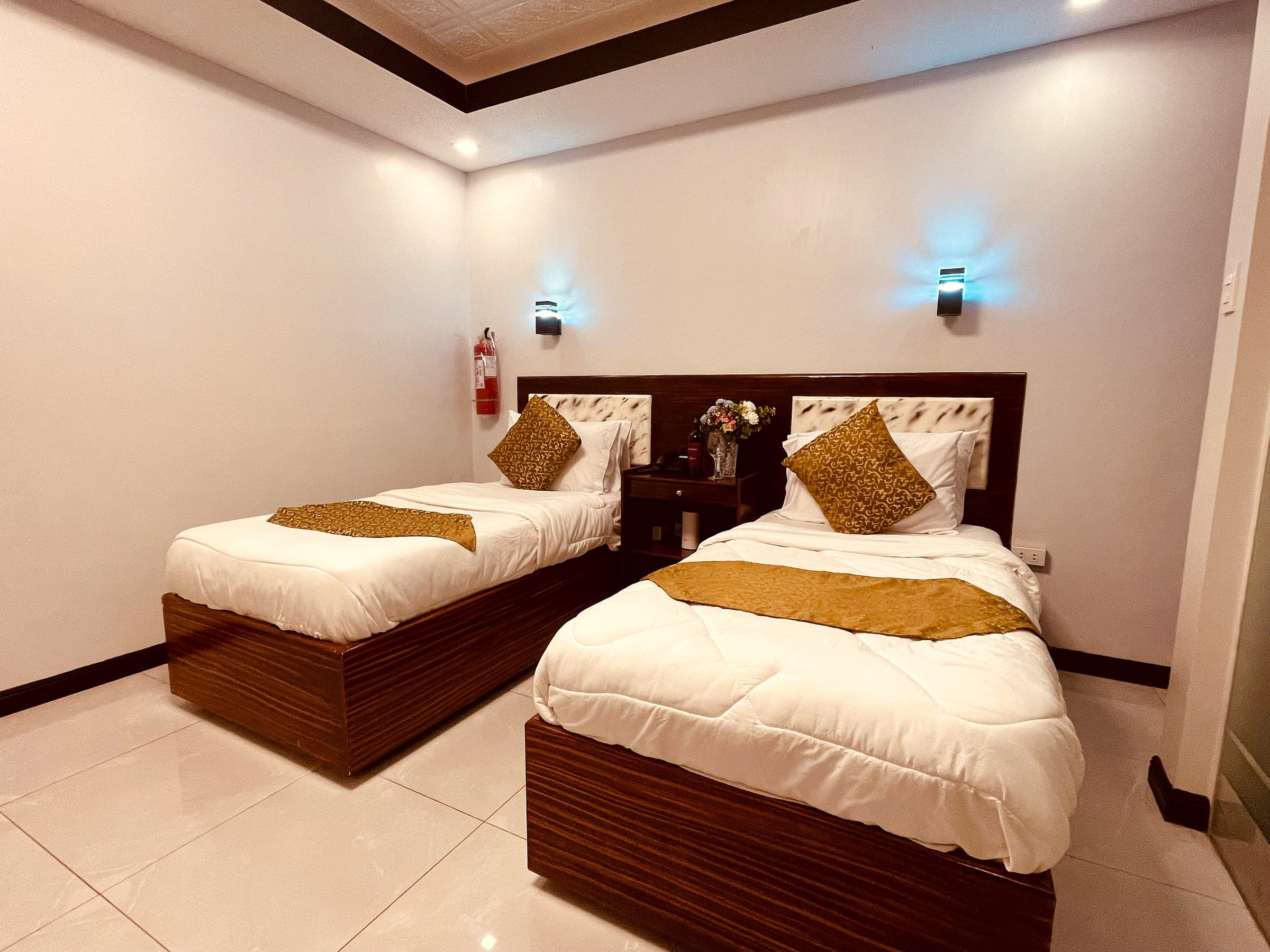 JV Twin-Bed Room