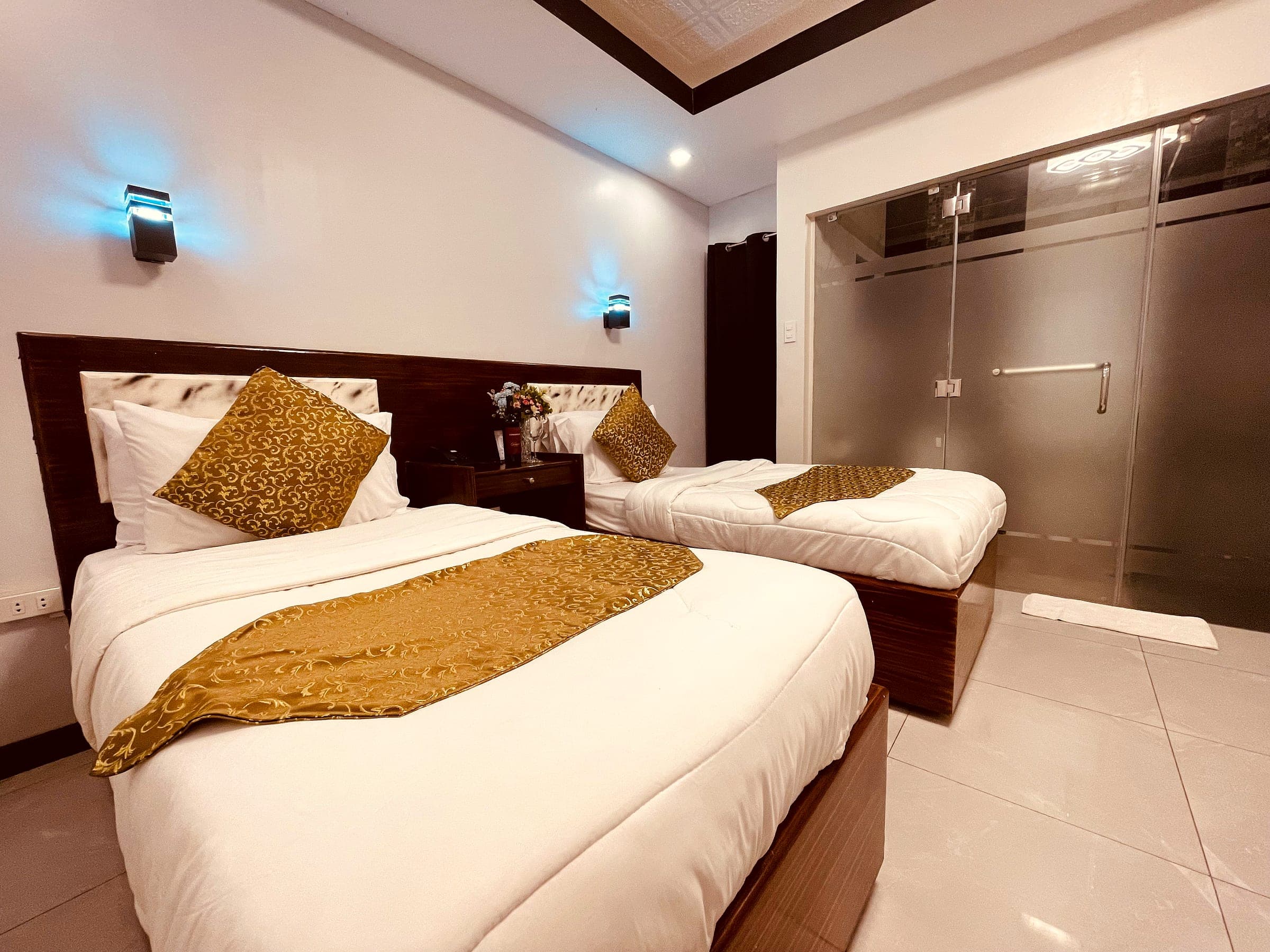 JV Twin-Bed Room, photograph 5 of 6